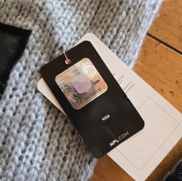 NEW NFL Raiders Infinity Scarf. - Picture 5 of 7